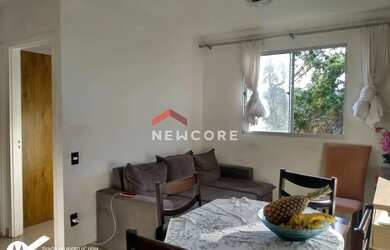 Imagem: O apartamento possui 2 Dormitórios, 1 Banheiro, 1 Vaga na garagem