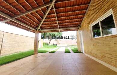 Imagem: A casa para alugar possui 3 Dormitórios, 3 Banheiros, 5 Vagas