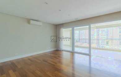 Imagem: O apartamento possui 4 Dormitórios, 5 Banheiros, 5 Vagas na