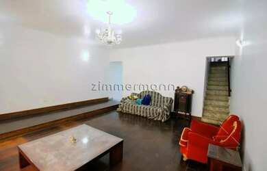 Imagem: A casa possui 3 Dormitórios, 5 Banheiros, 5 Vagas na garagem