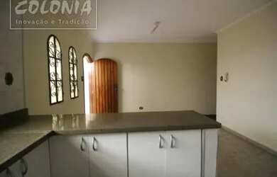 Imagem: A casa possui 2 Dormitórios, 3 Banheiros, 5 Vagas na garagem