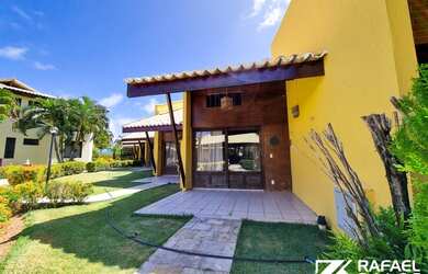 Imagem: A casa possui 4 Dormitórios, 3 Banheiros, 1 Vaga na garagem