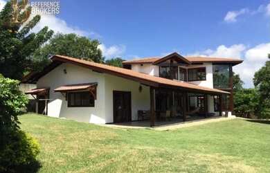 Imagem: A casa em condomínio possui 4 Dormitórios, 5 Banheiros, 2.500m²