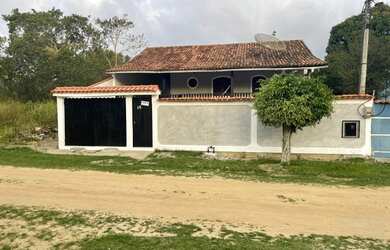 Imagem: A casa possui 2 Dormitórios, 2 Banheiros, 1 Vaga na garagem