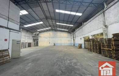 Imagem: O depósito possui 1.376m² de Área e está localizado em