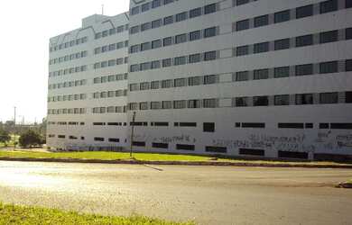 Imagem: O apartamento possui 1 Dormitório, 1 Banheiro, 1 Vaga na garagem