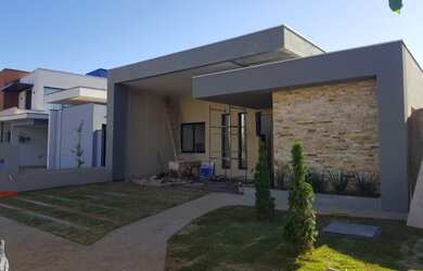 Imagem: A casa em condomínio possui 3 Dormitórios, 4 Banheiros, 3