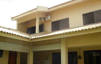 Imagem: A casa em condomínio possui 3 Dormitórios, 3 Banheiros, 2