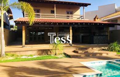 Imagem: A casa em condomínio possui 3 Dormitórios, 4 Banheiros, 4