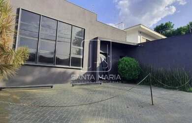 Imagem: O depósito possui 3 Vagas na garagem e 161m² de Área e está