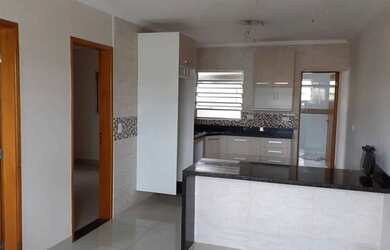 Imagem: A casa possui 4 Dormitórios, 3 Banheiros, 1 Vaga na garagem