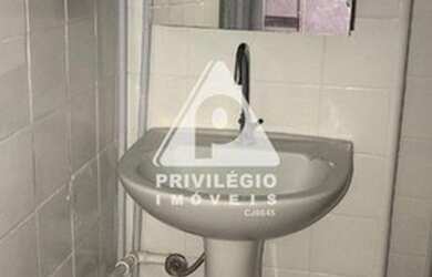 Imagem 14: Leme, conjugado reformado vista livre, quadra da praia