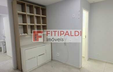 Imagem: O depósito possui 1 Vaga na garagem, 70m² de Área e está