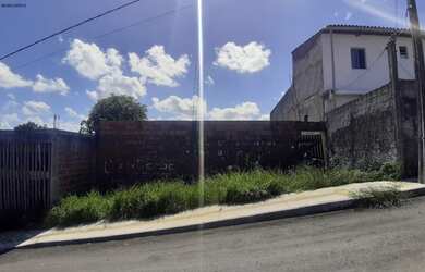 Imagem: O terreno possui 204m² de Área, Imóvel novo e está localizado