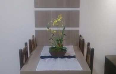 Imagem: O apartamento possui 2 Dormitórios, 1 Banheiro, 1 Vaga na garagem