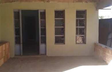 Imagem: A casa possui 2 Dormitórios e está localizado em Jardim Aureny