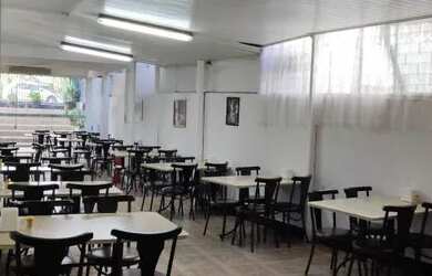 Imagem: O depósito está localizado em Mercês, Curitiba à venda por