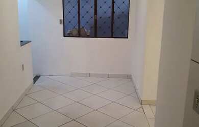 Imagem: A casa possui 1 Dormitório, 1 Banheiro e está localizado