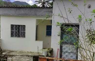 Imagem: A casa possui 3 Dormitórios, 2 Banheiros, 70m² de Área e