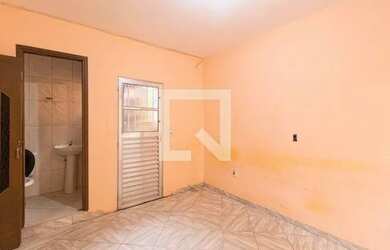 Imagem: A casa possui 1 Dormitório, 1 Banheiro, 45m² de Área e está