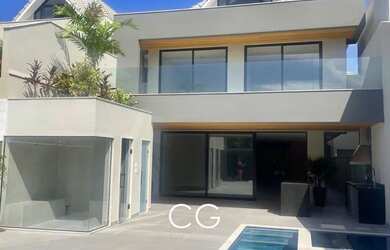 Imagem: A casa em condomínio possui 4 Dormitórios, 5 Banheiros, 3