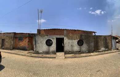 Imagem 1: URGENTE ATENÇÃO INVESTIDOR Lote com três casas Esquinão 187m² Escriturado...