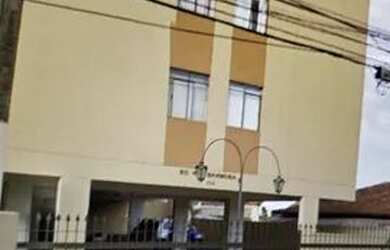 Imagem: O apartamento possui 3 Dormitórios, 1 Banheiro, 1 Vaga na garagem