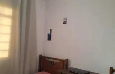 Imagem: A casa possui 2 Dormitórios, 1 Banheiro, 1 Vaga na garagem