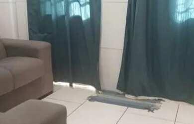 Imagem: A casa possui 2 Dormitórios, 1 Banheiro, 1 Vaga na garagem