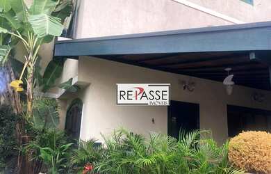 Imagem: A casa em condomínio possui 3 Dormitórios, 3 Banheiros, 2