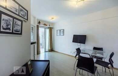 Imagem: O apartamento possui 1 Dormitório, 1 Banheiro, 1 Vaga na garagem