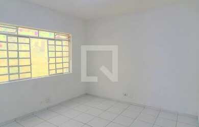 Imagem: A casa possui 1 Dormitório, 1 Banheiro, 30m² de Área e está