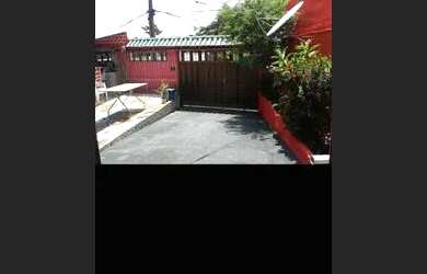 Imagem: A casa possui 4 Dormitórios, 4 Banheiros, 1 Vaga na garagem