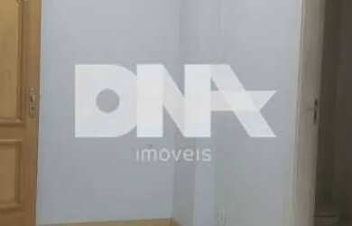 Imagem: O depósito possui 1 Vaga na garagem e 44m² de Área e está