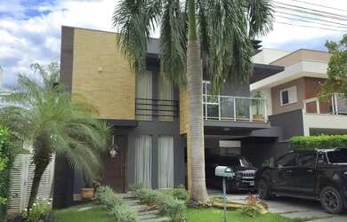 Imagem: A casa em condomínio possui 4 Dormitórios, 4 Banheiros, 4