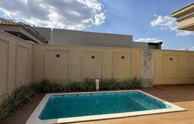 Imagem: A casa em condomínio possui 3 Dormitórios, 3 Banheiros, 2