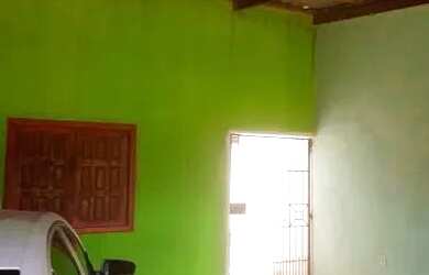 Imagem: A casa possui 3 Dormitórios, 2 Banheiros e 1 Vaga na garagem