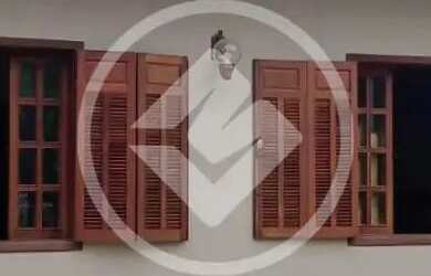 Imagem: A casa em condomínio possui 4 Dormitórios, 2 Banheiros, 5