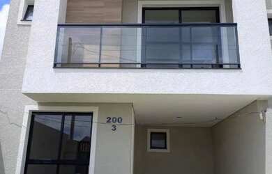 Imagem: A casa possui 3 Dormitórios, 1 Banheiro, 2 Vagas na garagem