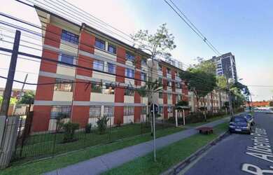 Imagem: O apartamento possui 2 Dormitórios, 1 Banheiro, 1 Vaga na garagem