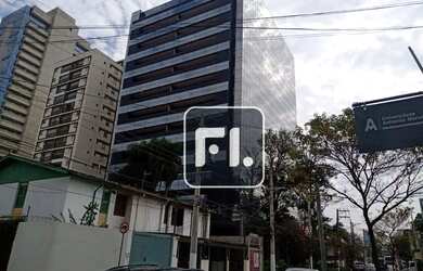 Imagem: O depósito possui 5 Vagas na garagem, 900m² de Área e está