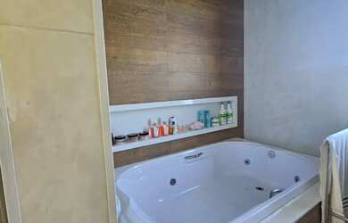 Imagem 9: Casa alto padrão em Bragança Paulista - Cond Vale das Águas, em frente...