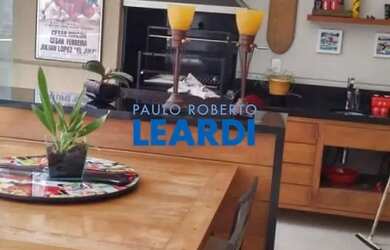 Imagem: O apartamento possui 3 Dormitórios, 5 Banheiros, 4 Vagas na