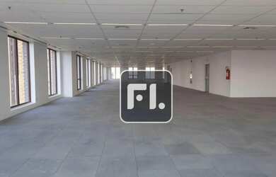 Imagem: O depósito possui 5 Vagas na garagem, 899m² de Área e está