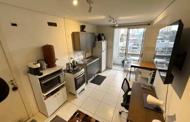 Imagem: O apartamento possui 2 Dormitórios, 1 Banheiro, 1 Vaga na garagem