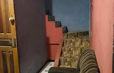 Imagem: A casa possui 3 Dormitórios, 2 Banheiros, 1 Vaga na garagem