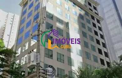 Imagem: O depósito possui 5 Vagas na garagem, 227m² de Área e está