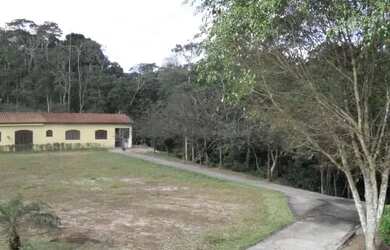 Imagem: O terreno possui 8.220m² de Área e está localizado em Batistini