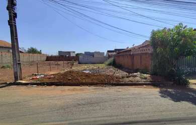 Imagem: O terreno possui 360m² de Área e está localizado em Parque