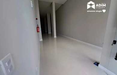 Imagem: O depósito possui 1 Vaga na garagem e 123m² de Área e está